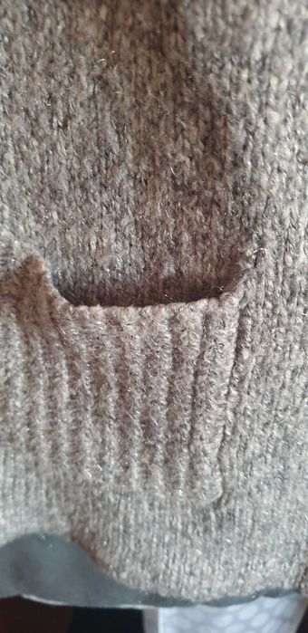 Colete de malha cinza