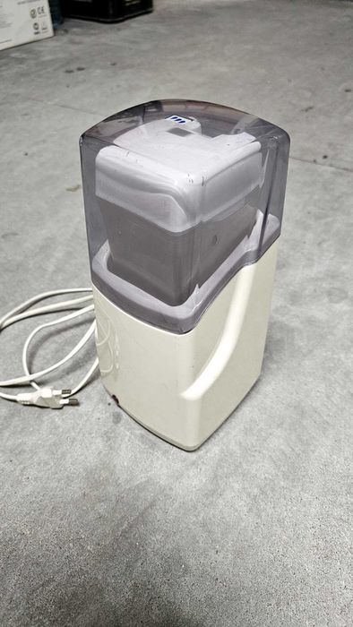 Iogurteira Eléctrica – Recipiente de 1 Litro com Tampa