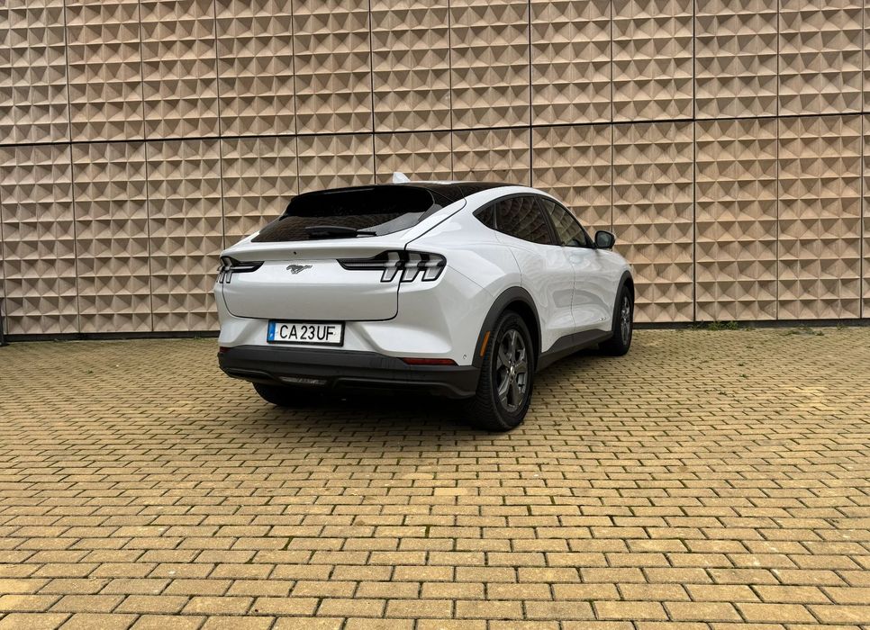 Ford Mustang Mach-E Standard64739247381121122