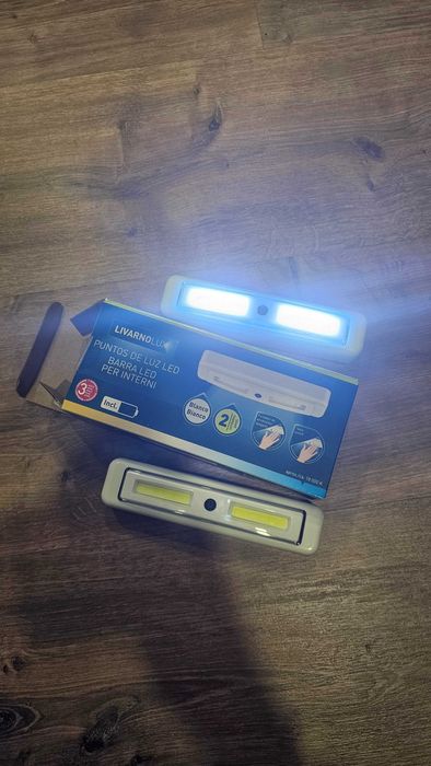 2 Lâmpadas LED a Pilhas