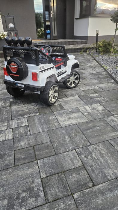 JEEP 4x4 Auta na akumulator SKÓRA GUMA 4 SILNIKI, 2x 12v 9ah, pilot,