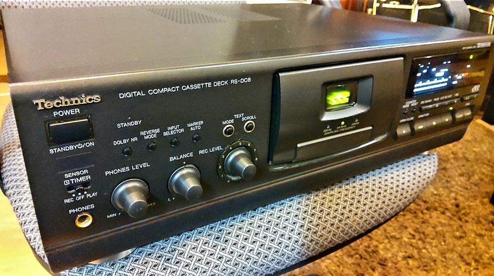 TECHNICS DCC RS-DC8 Цифровая кассетная дека Hi-End.