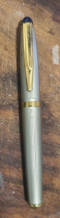 Caneta Parker e outra