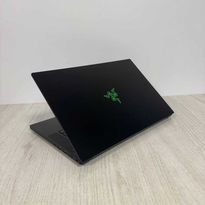 Razer Blade 15 RZ09-0410 2K 165Hz i7-11800H 16GB SSD 256GB RTX 3070
