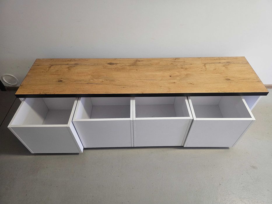 Komoda modułowa z otwartymi kontenerami