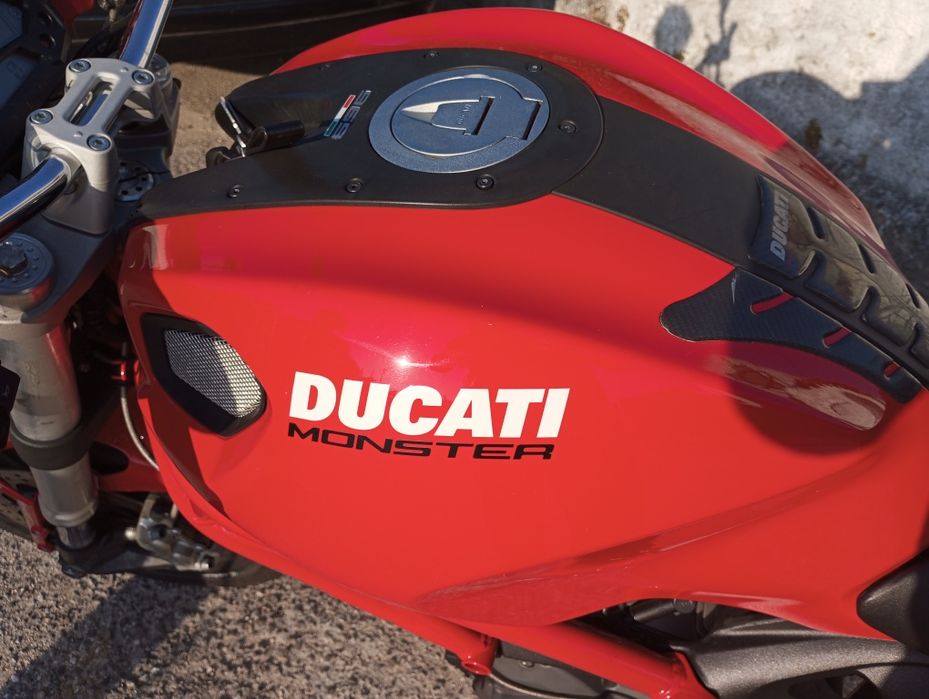 Ducati  Monster 696 ano 2013 com 33000km