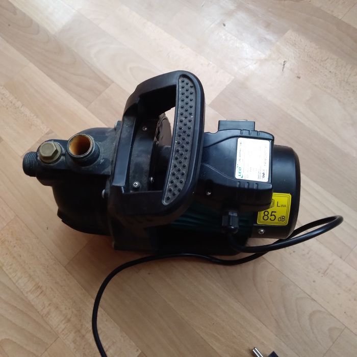 Насос поверхностный LEO 776202