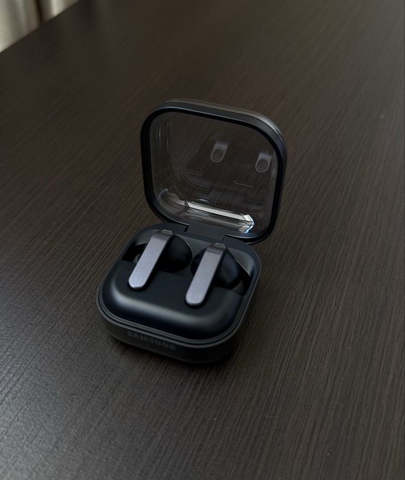 Навушники Samsung Buds 4 Pro