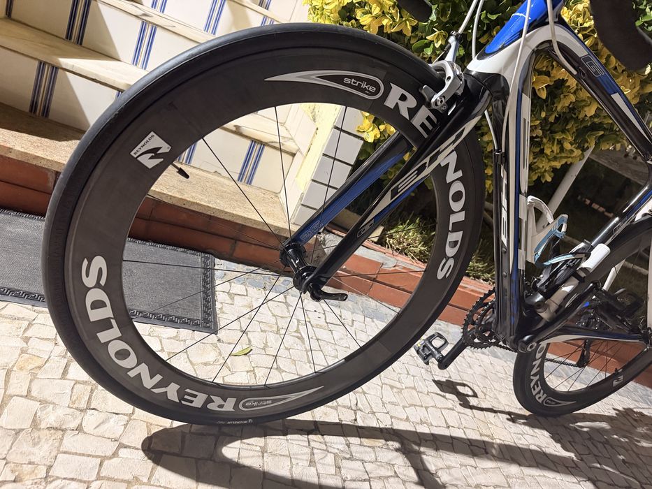 BH G5 Carbono M | Shimano 105 | Rodas Reynolds Strike Carbon