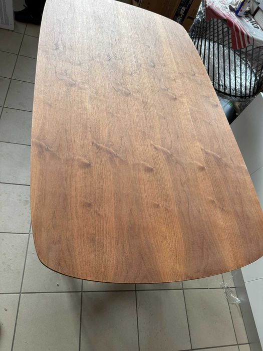 Stół Halmar NORTON – blat orzech / nogi czarne – POWYSTAWOWY, jak nowy