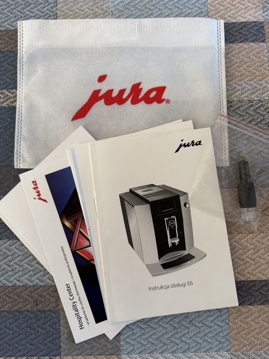 Ekspres ciśnieniowy JURA E6 na gwarancji z pojemnikiem na mleko
