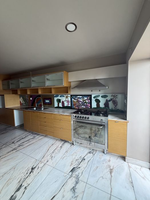 Apartamento T4 3 wc , 1 suite