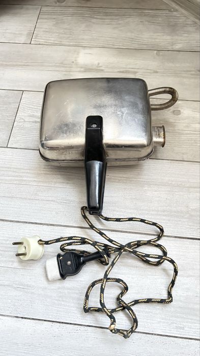 Электровафельница