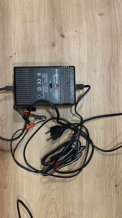 Зарядний пристрій для свинцевих акб 12/6в