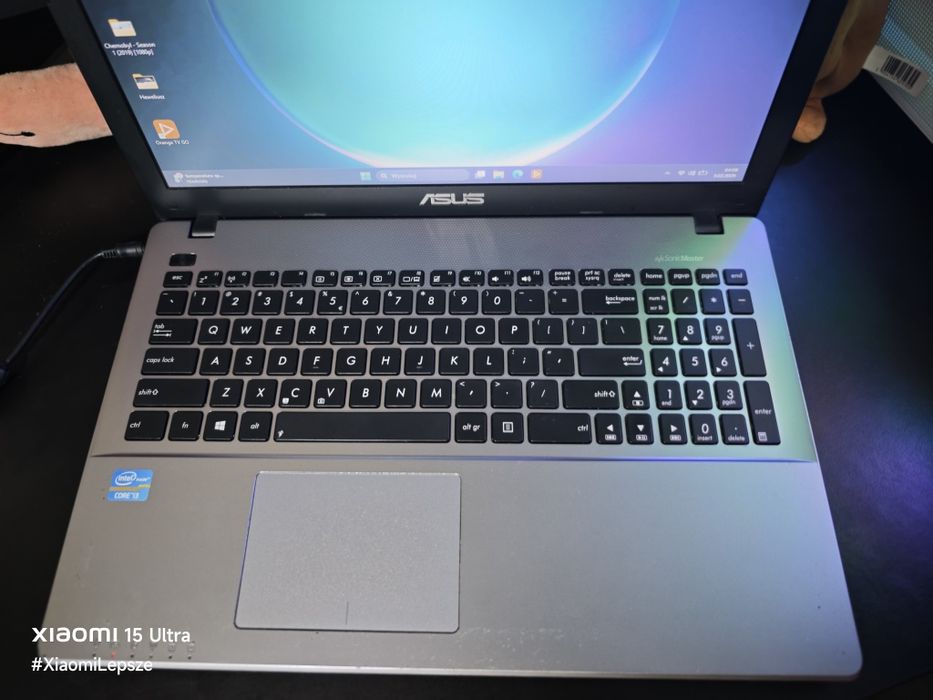 Laptop Asus x550c Intel i3-3217U / GT720M 2GB / 6GB Ram / 256 Ssd