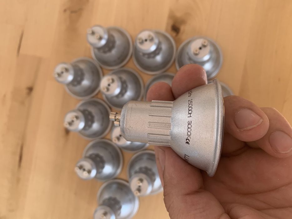 2.5€ 14 Lâmpadas GU10 3000K 200lm 2.5W