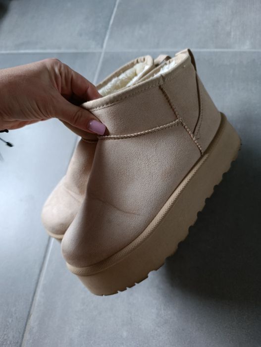 Kremowe buty damskie śniegowce typu Emu 37 Born2be