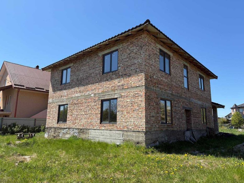 Якісний будинок поруч з містом. с. Черніїв