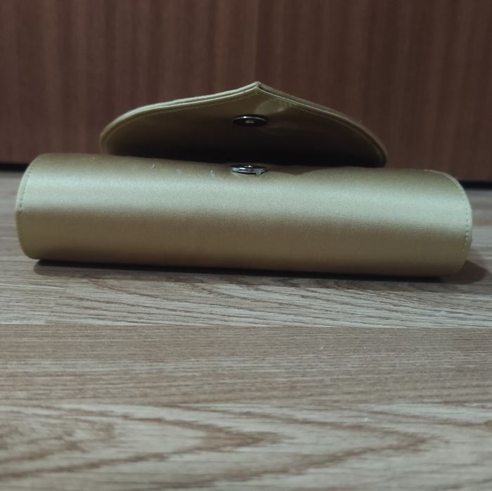 Pochete Dourada para Festas e Cerimónias (Mulher)