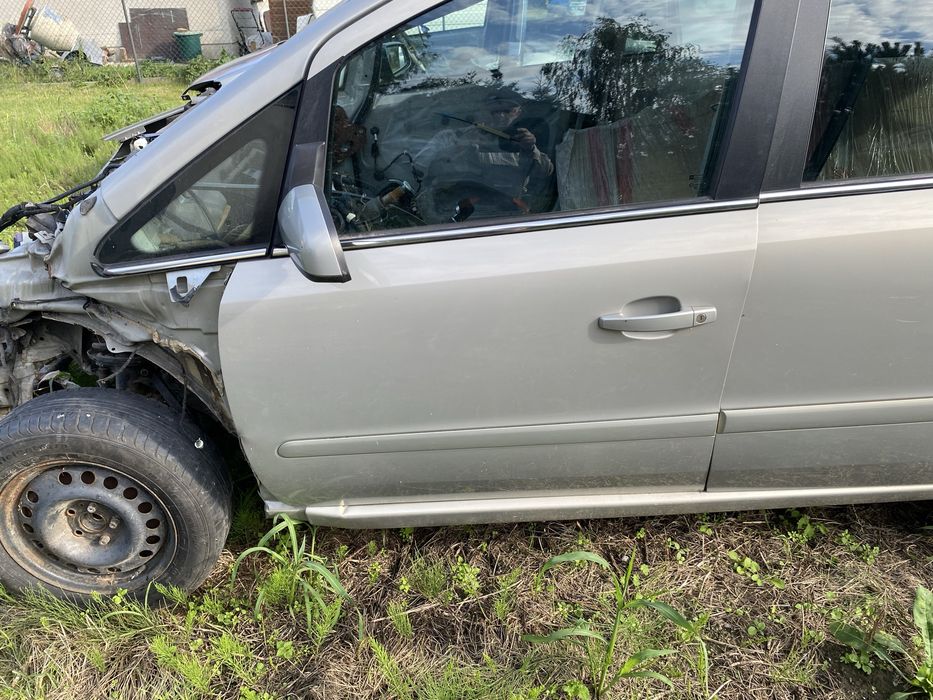 Drzwi Opel Zafira B kolor z167