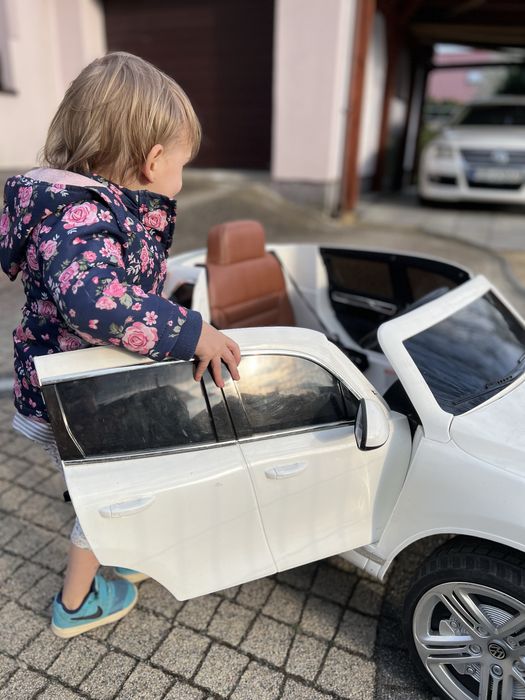 Pojazd akumulatorowy VOLKSWAGEN TOUAREG biały