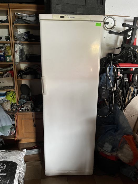 Zamrażarka Electrolux 315L EU8292C