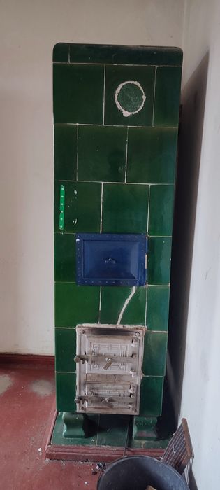 Piec kaflowy zielony