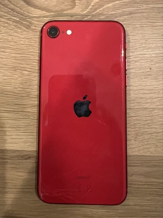 IPhone se 2020 czerwony