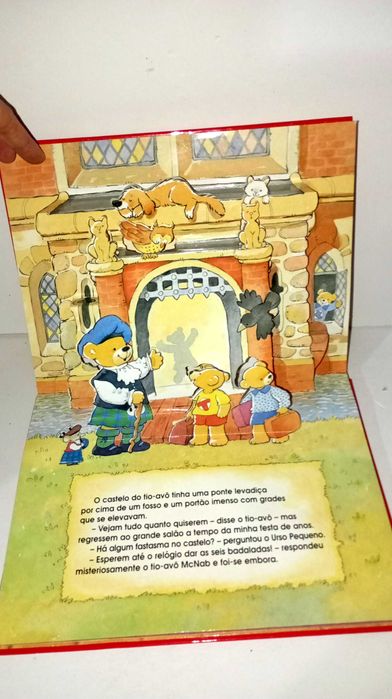 O ursinho num Castelo da Escócia (pop Up)