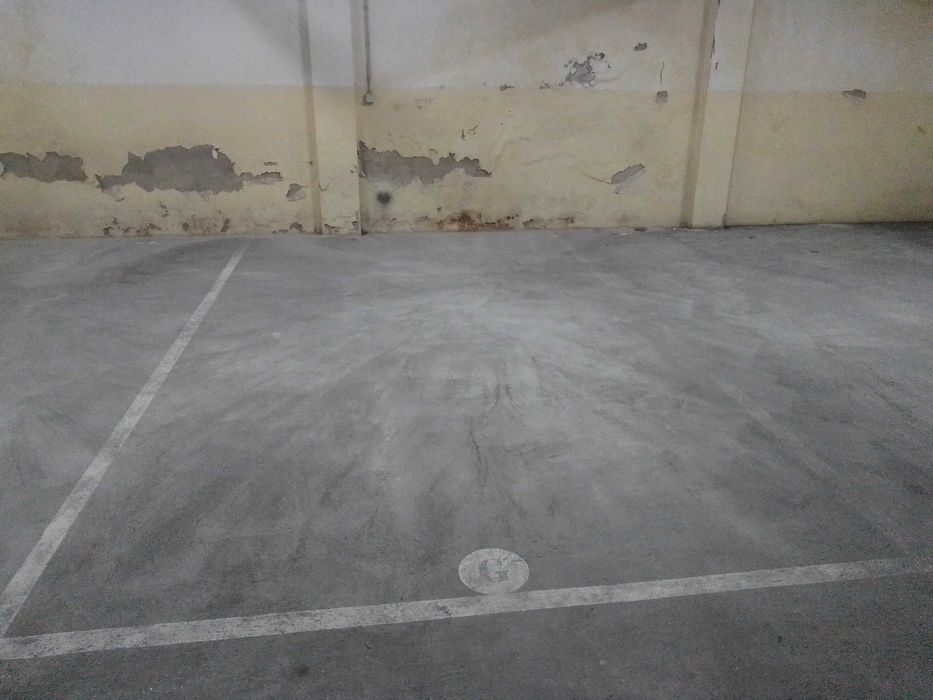 Garagem fechada em Paranhos - Porto