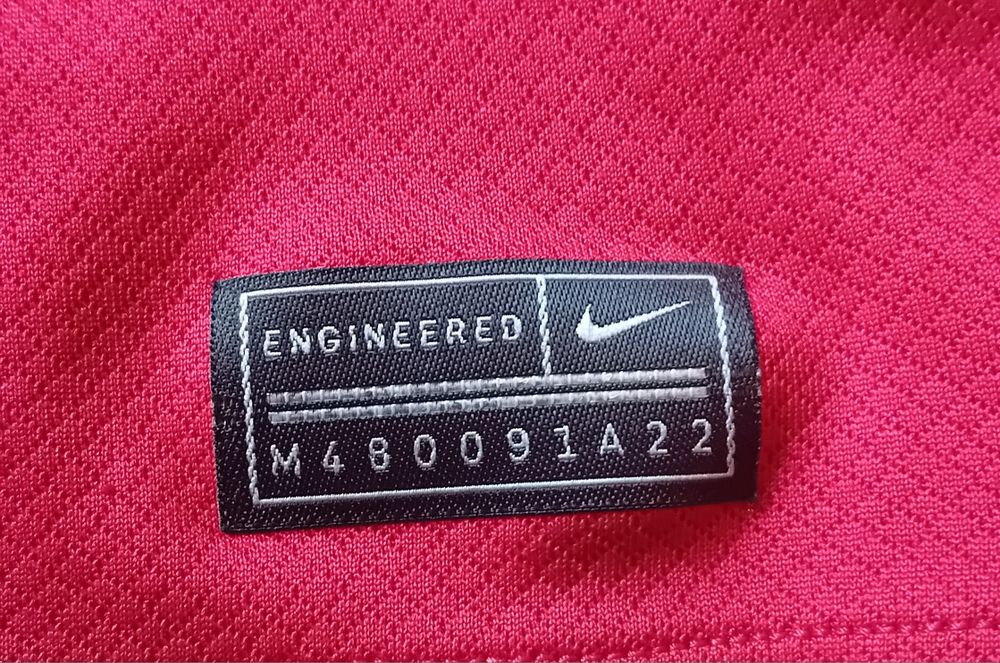 Koszulka Liverpool Nike sezon 23/24,wymiary długość 59, szerokość 45c