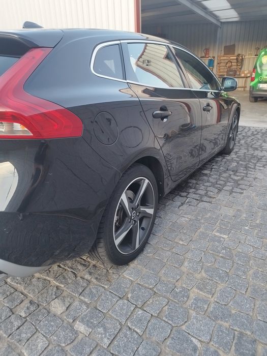 Volvo V40 R Design