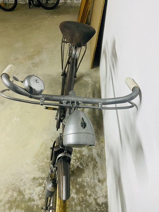 Bicicleta pasteleira recuperada