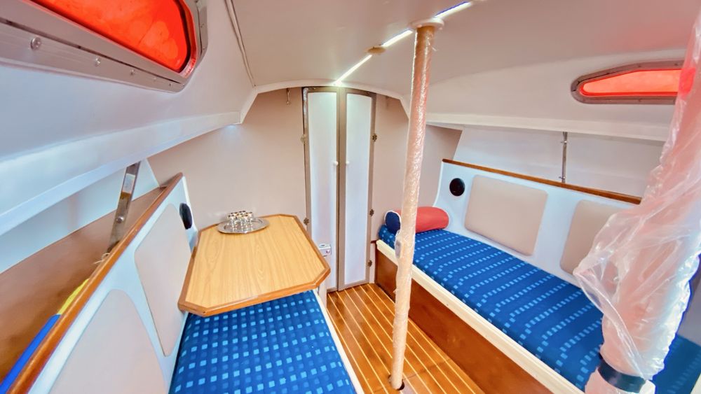 Яхта Colvic UFO 27