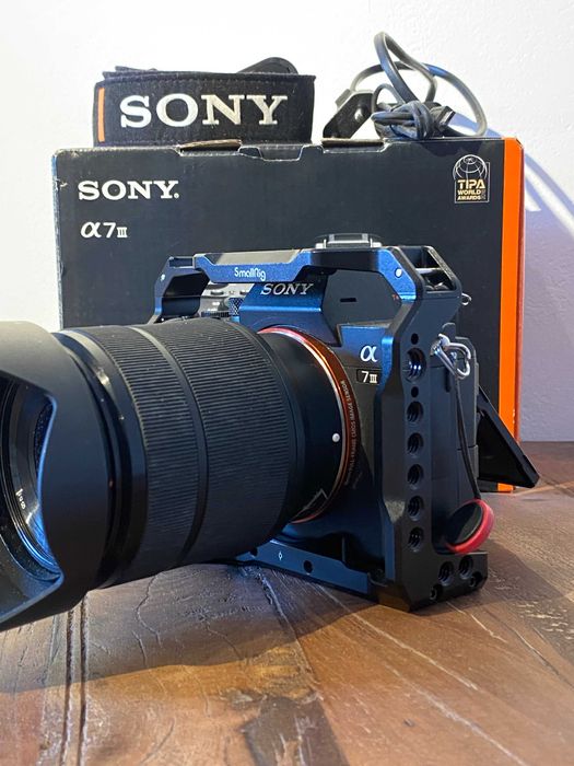 Sony A7 III + lente (Sony 28-70mm) + SmallRig