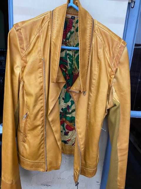 Blusao/Colete lindissimo Desigual