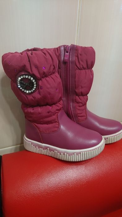 Продам зимние сапожки на девочку 27 р.