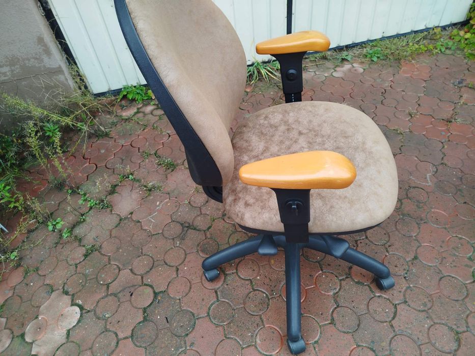 Продам комп'ютерні крісла