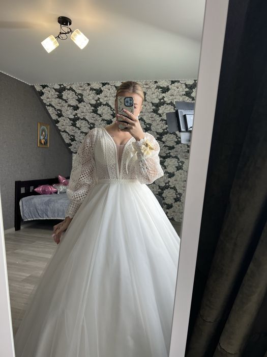 Продам весільну сукню