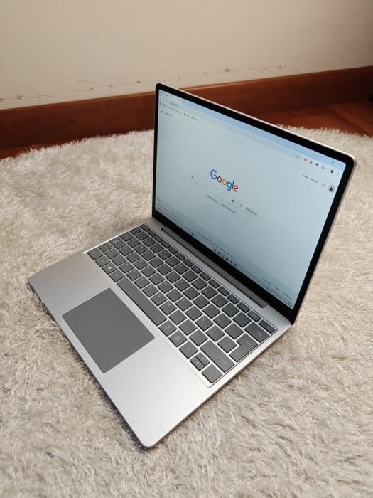 Microsoft Surface Laptop Go