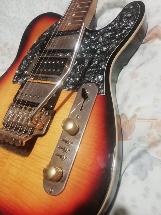 Гітара Telecaster . Стан зовні на 4. Є купа можливих переключень.