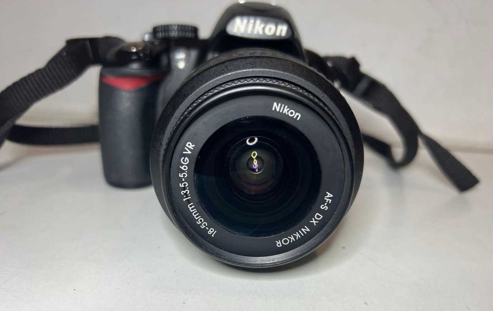 Фотоапарат Nikon D3100 + Об'єктив Nikkor 18–105mm VR