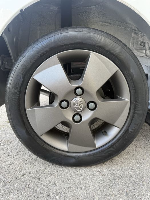 Toyota Aygo • Restyling 2013 • Ecran • Jantes Especiais • Revisado • Bem Estimado • AC