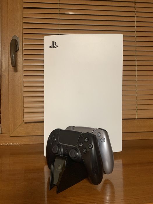 Ps 5 з 2 джойстиками та багато ігор