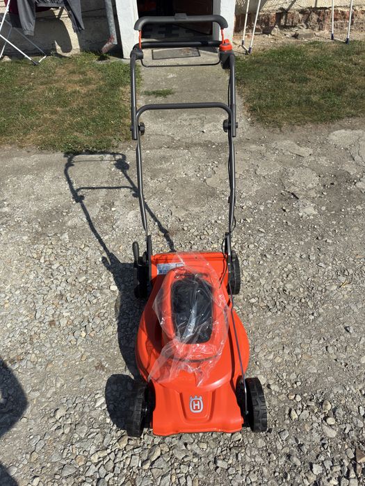 Kosiarka Husqvarna LC 142 IS