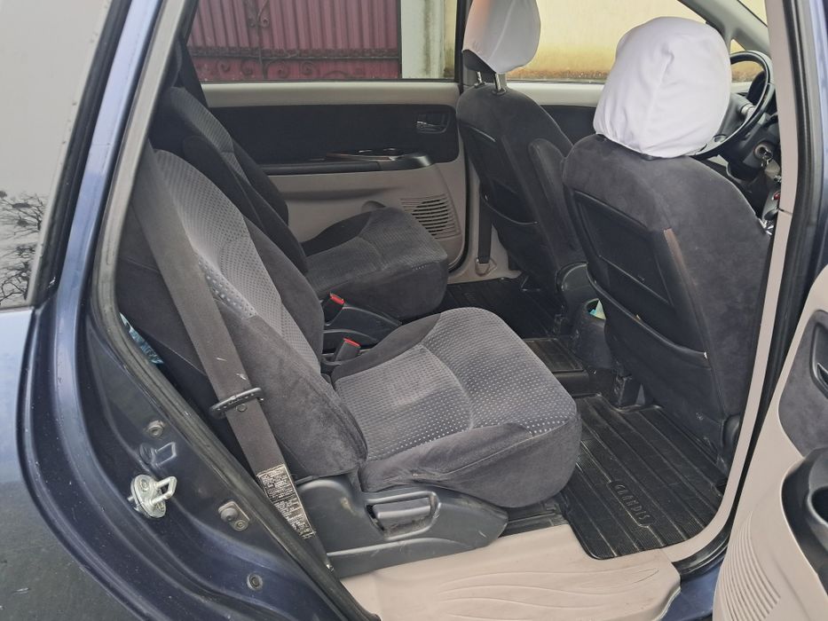 Mitsubishi Grandis 2.0