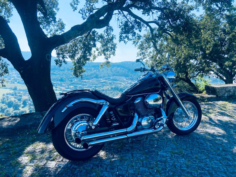 Honda Shadow 750.