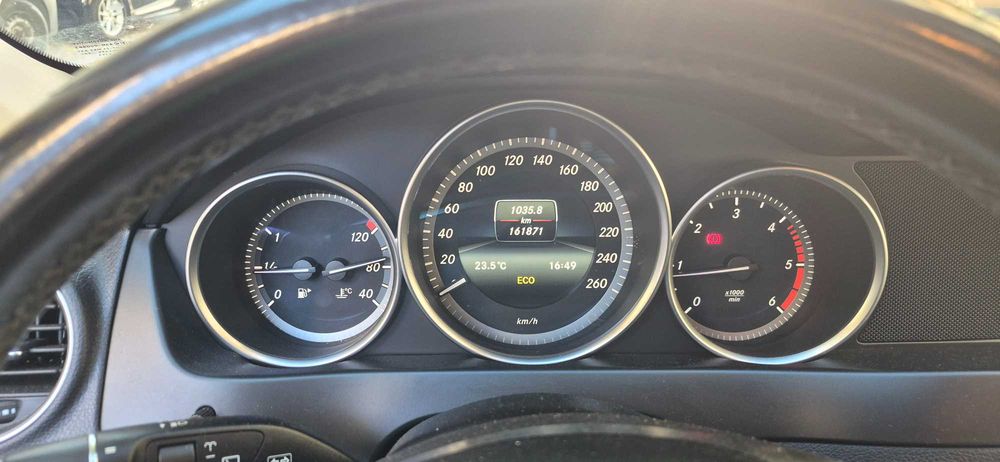Mercedes  bez C 220