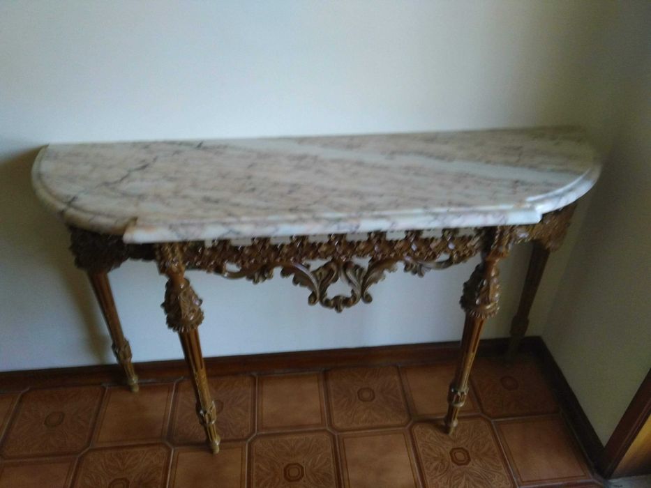 Credência com espelho. Madeira e mármore maciços.