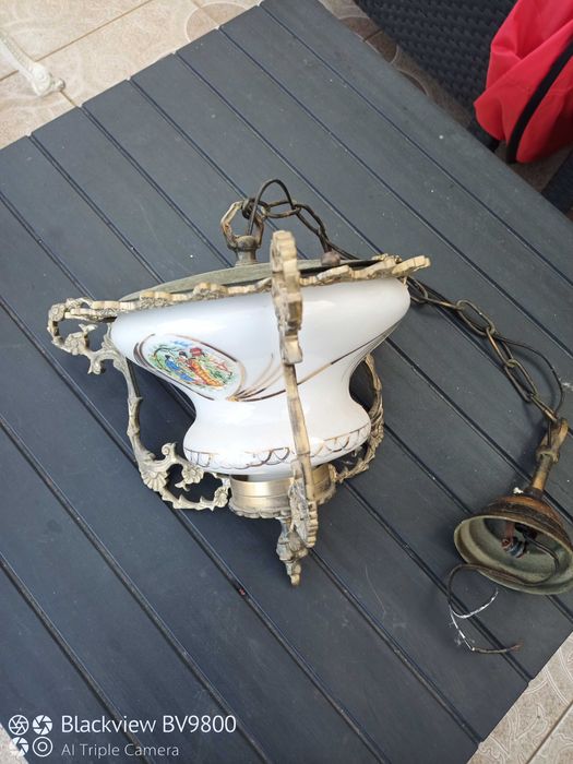 Candeeiro antigo em latão e tulipa em vidro